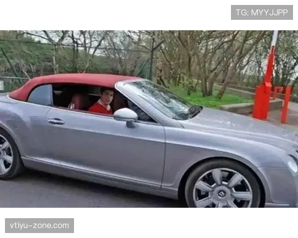 C罗又换新款豪车，这速度买买买普通人只能看账单了